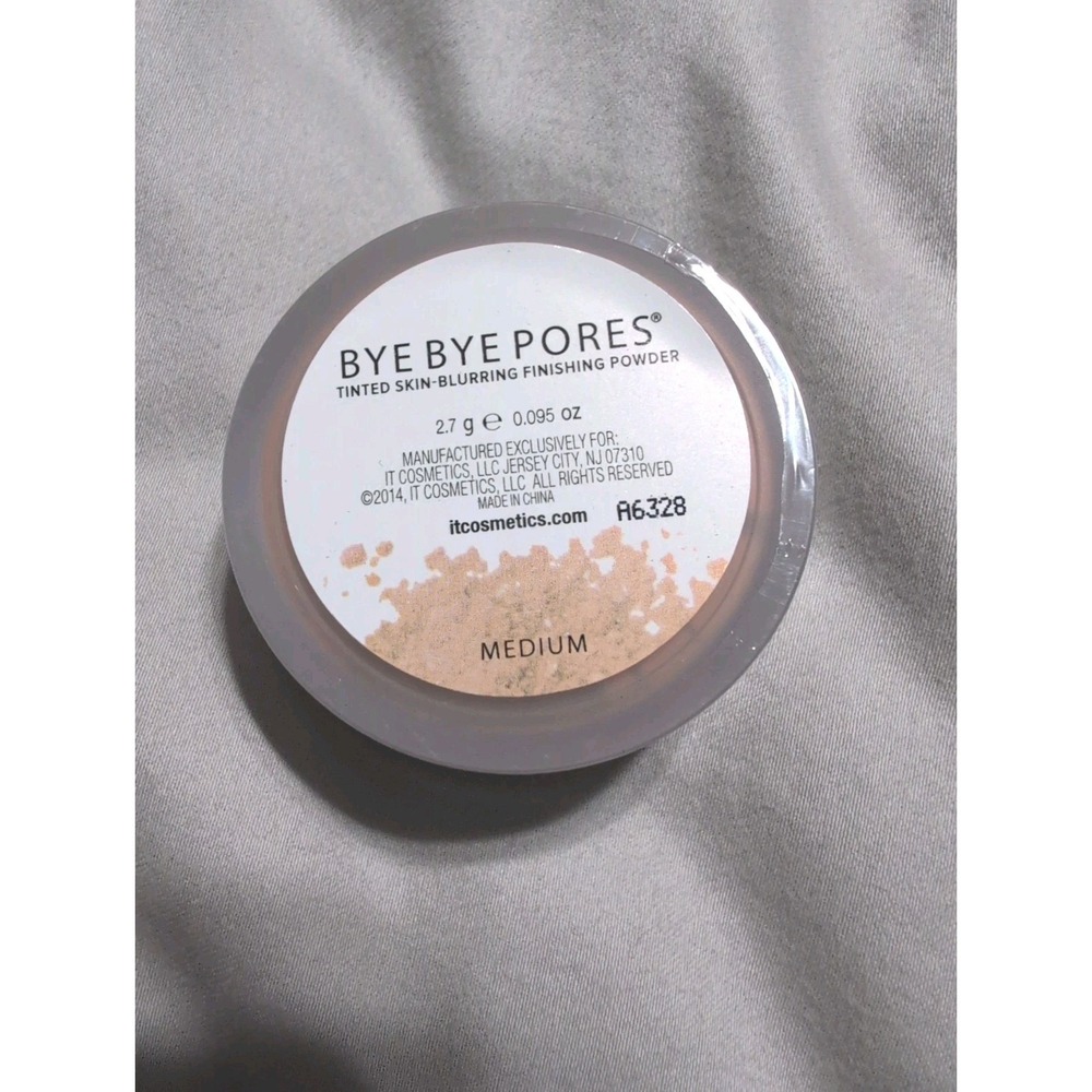 IT Cosmetics Bye Bye Pores Finishing Powder Medium Tinted Sealed 2.7g - Picture 2 of 5